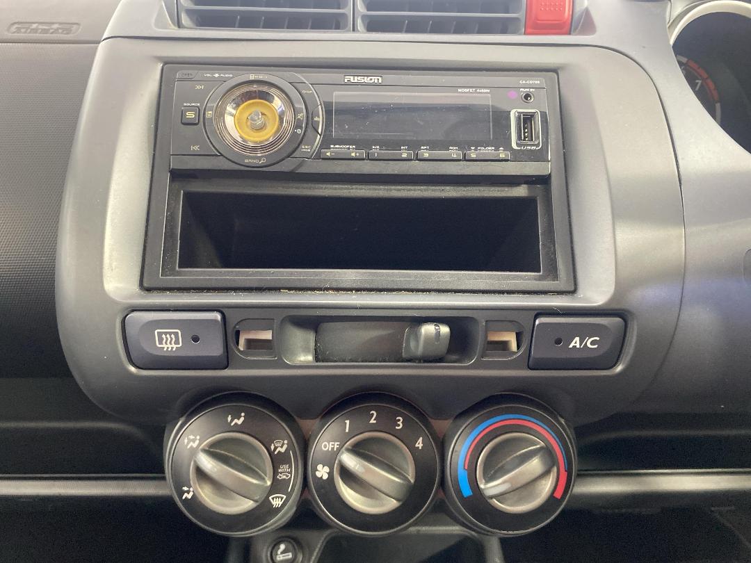 Photo '18' of Honda Jazz Photo '18' of Honda Jazz