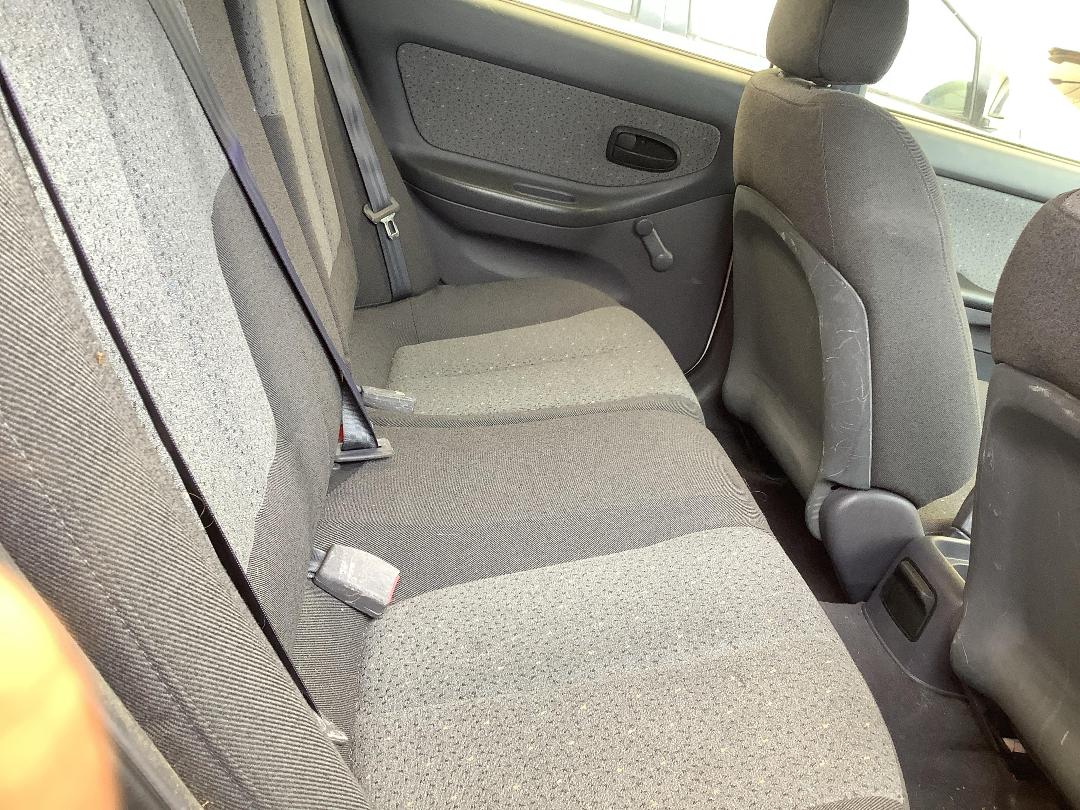 Photo '8' of Hyundai Elantra GL ABS Photo '8' of Hyundai Elantra GL ABS