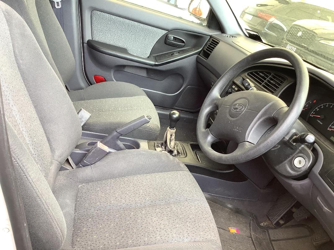 Photo '9' of Hyundai Elantra GL ABS Photo '9' of Hyundai Elantra GL ABS