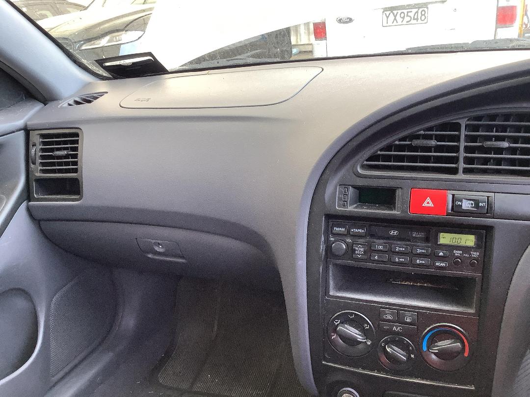 Photo '16' of Hyundai Elantra GL ABS Photo '16' of Hyundai Elantra GL ABS