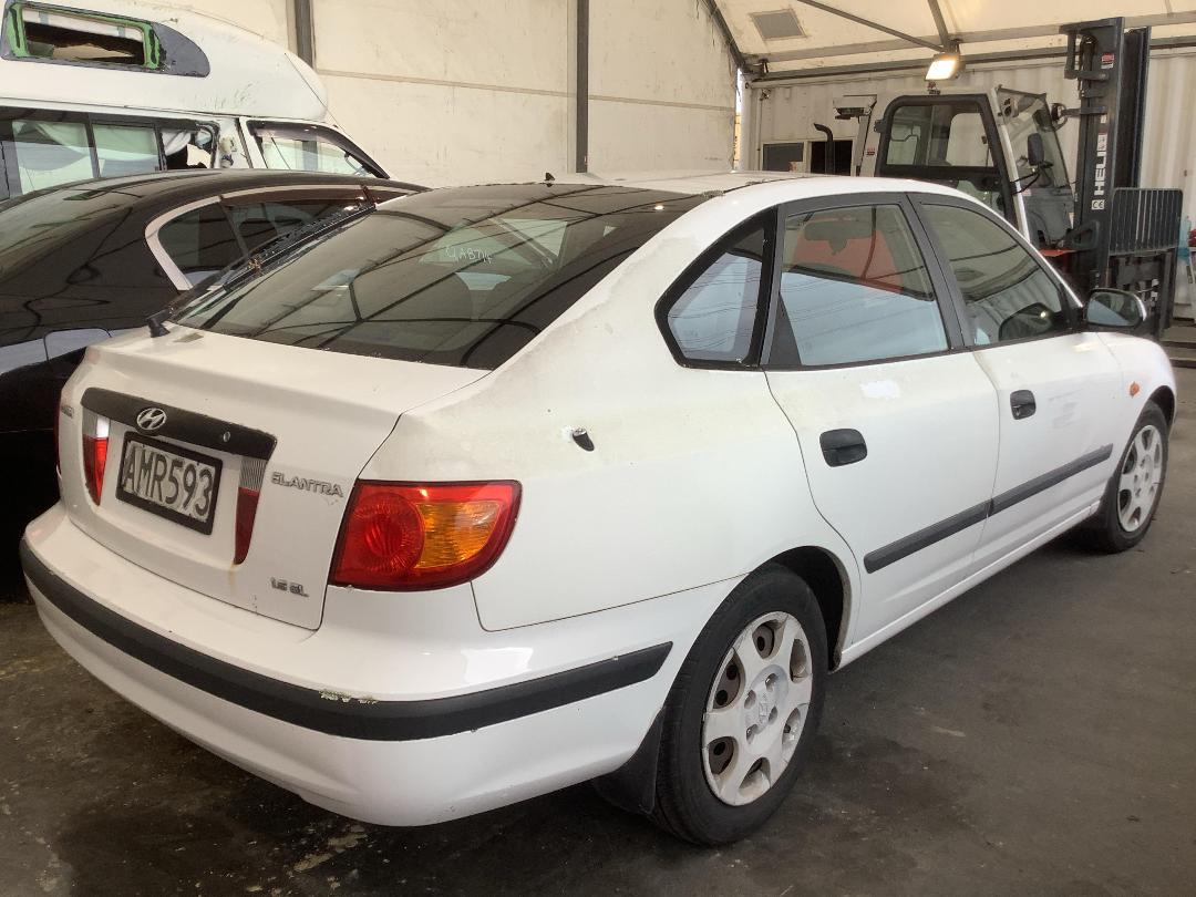 Photo '3' of Hyundai Elantra GL Photo '3' of Hyundai Elantra GL