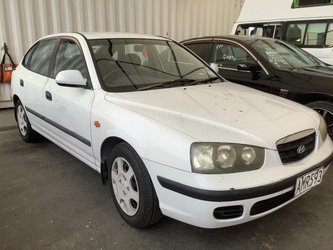 Photo '2' of Hyundai Elantra GL Photo '2' of Hyundai Elantra GL