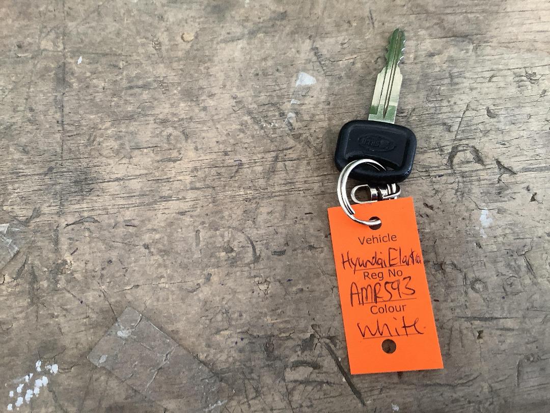 Photo '16' of Hyundai Elantra GL Photo '16' of Hyundai Elantra GL