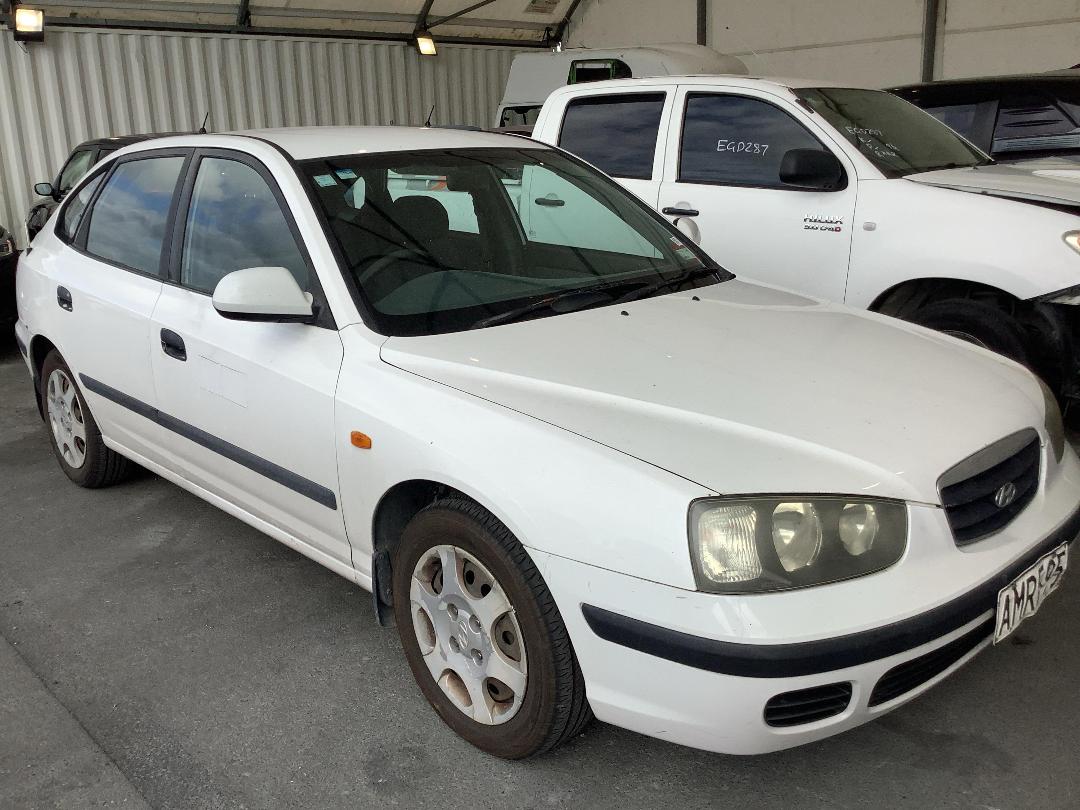 Photo '3' of Hyundai Elantra GL Photo '3' of Hyundai Elantra GL