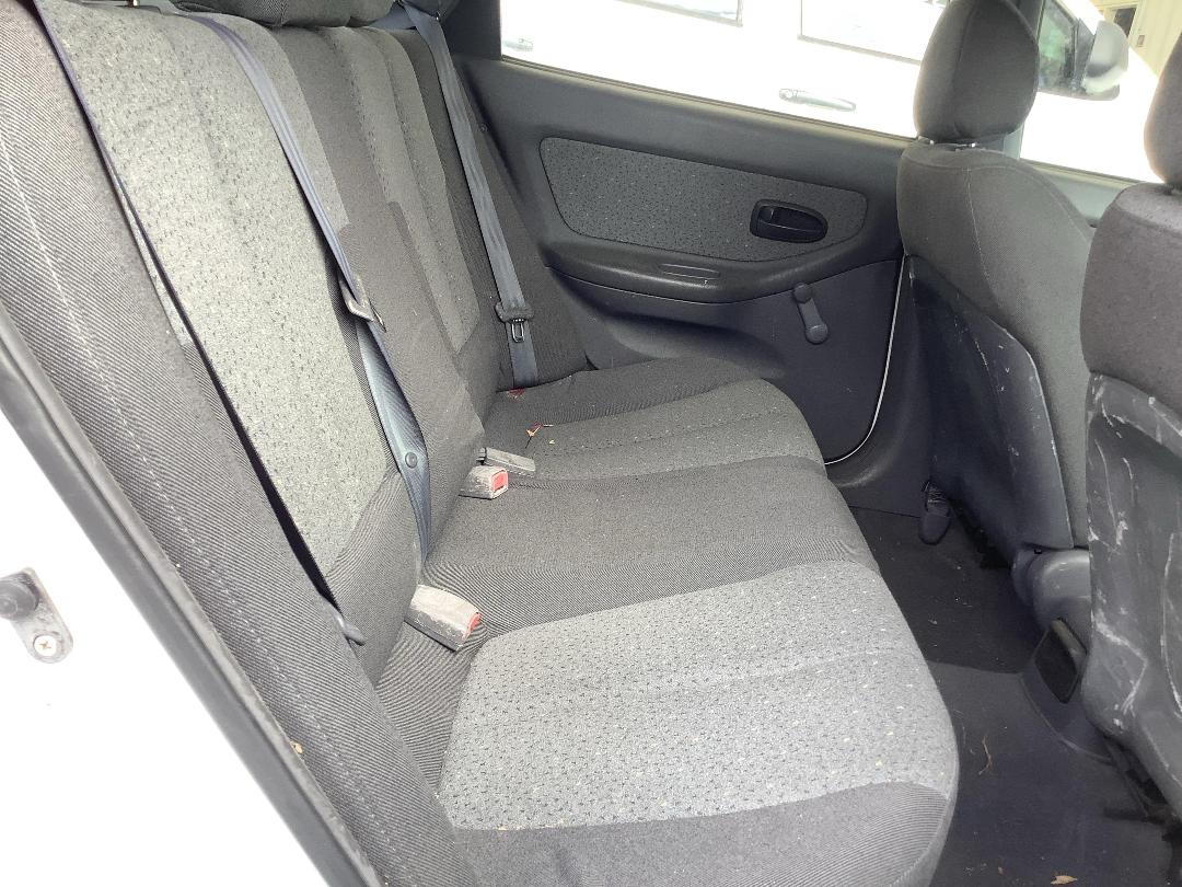 Photo '7' of Hyundai Elantra GL Photo '7' of Hyundai Elantra GL