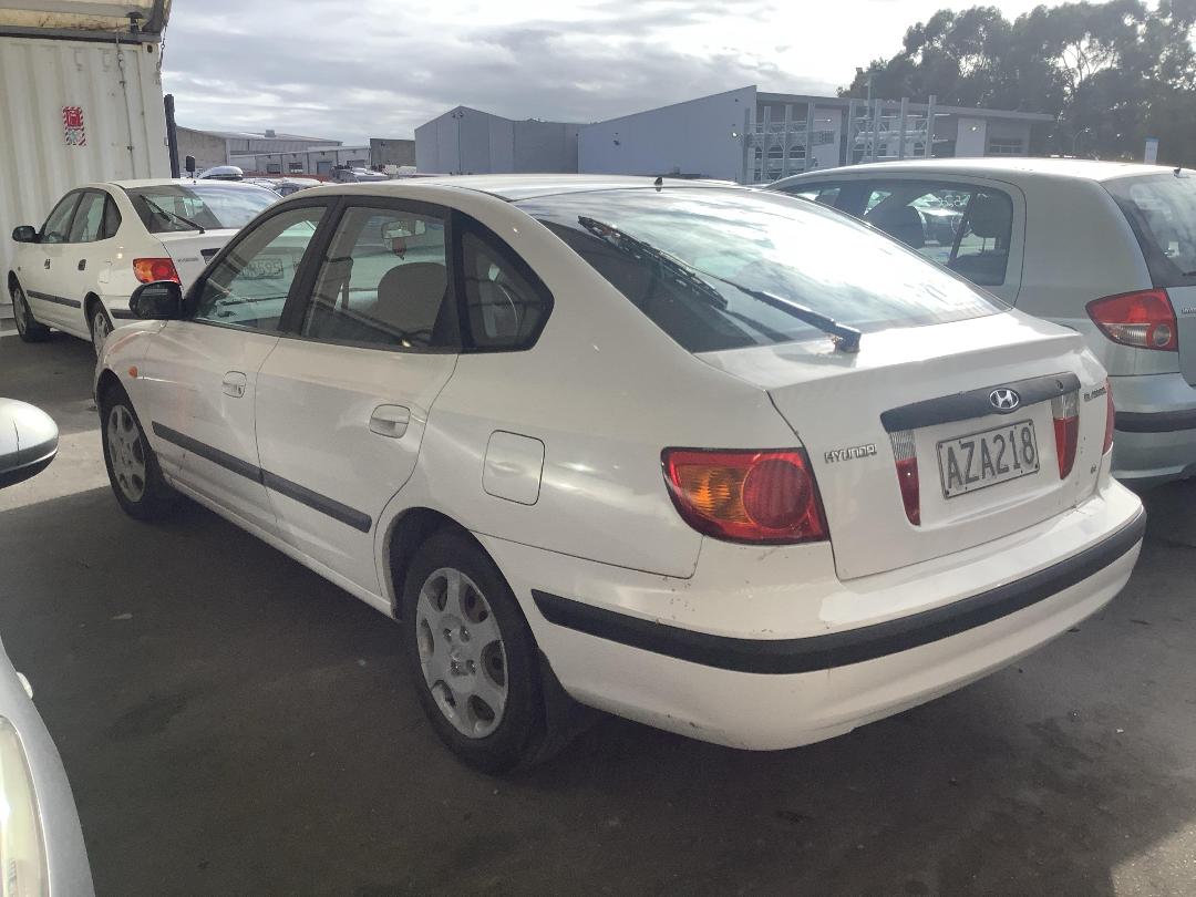 Photo '3' of Hyundai Elantra GL Photo '3' of Hyundai Elantra GL