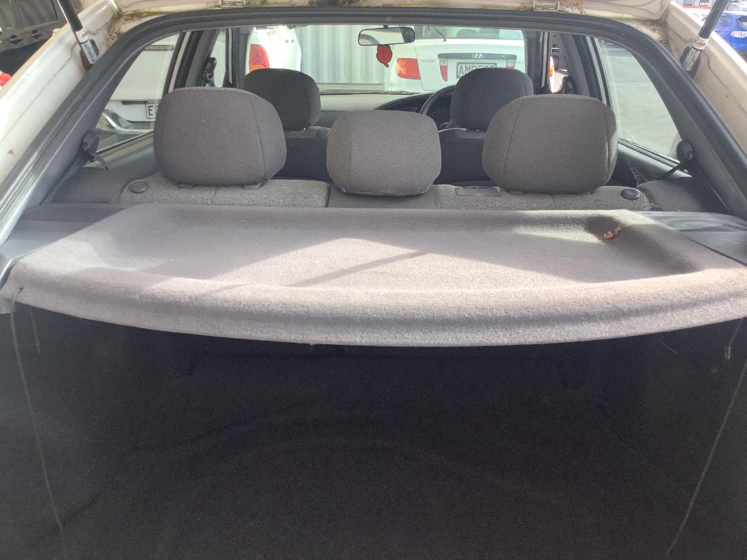 Photo '7' of Hyundai Elantra GL Photo '7' of Hyundai Elantra GL