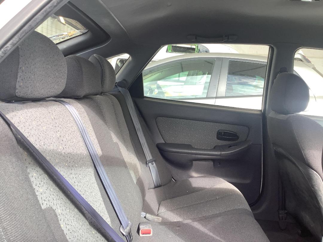 Photo '9' of Hyundai Elantra GL Photo '9' of Hyundai Elantra GL