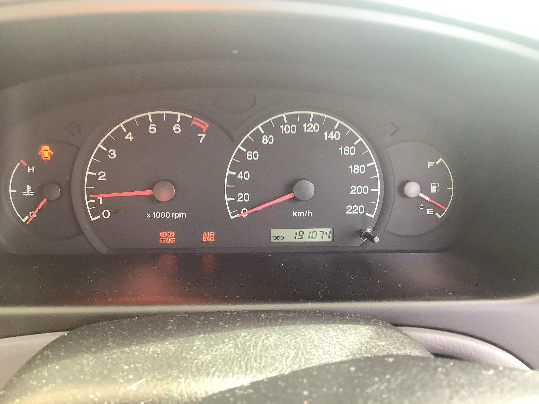 Photo '13' of Hyundai Elantra GL Photo '13' of Hyundai Elantra GL