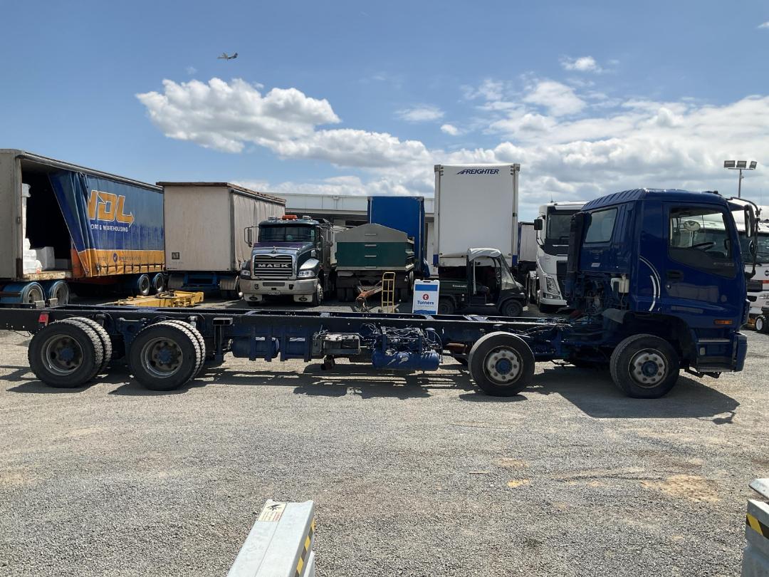 Used Isuzu CYJ330 2002 Turners Trucks & Machinery for Sale 25395834