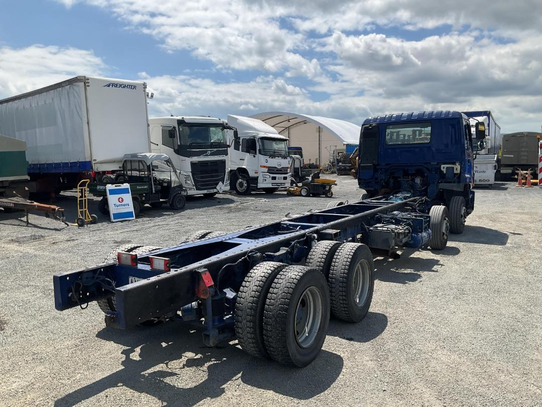 Used Isuzu CYJ330 2002 Turners Trucks & Machinery for Sale 25395834