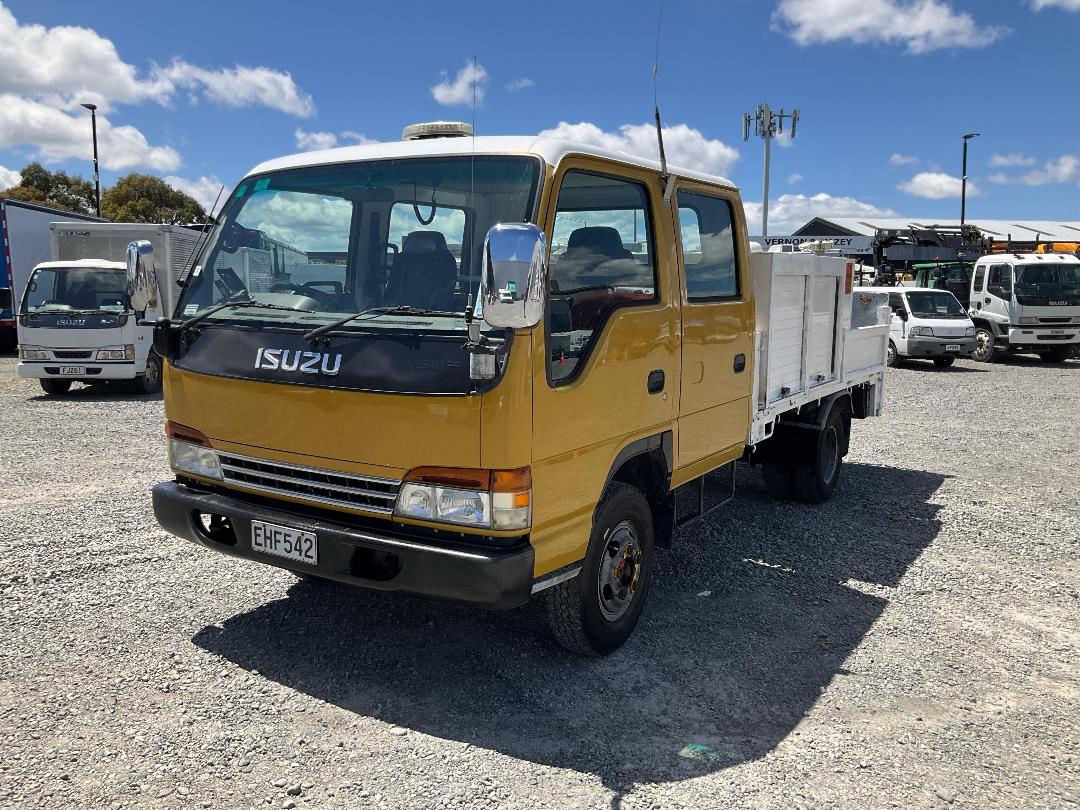 Photo '3' of Isuzu ELF NPR1LR Service Vehicle Photo '3' of Isuzu ELF NPR1LR Service Vehicle