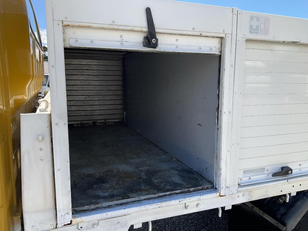 Photo '11' of Isuzu ELF NPR1LR Service Vehicle Photo '11' of Isuzu ELF NPR1LR Service Vehicle