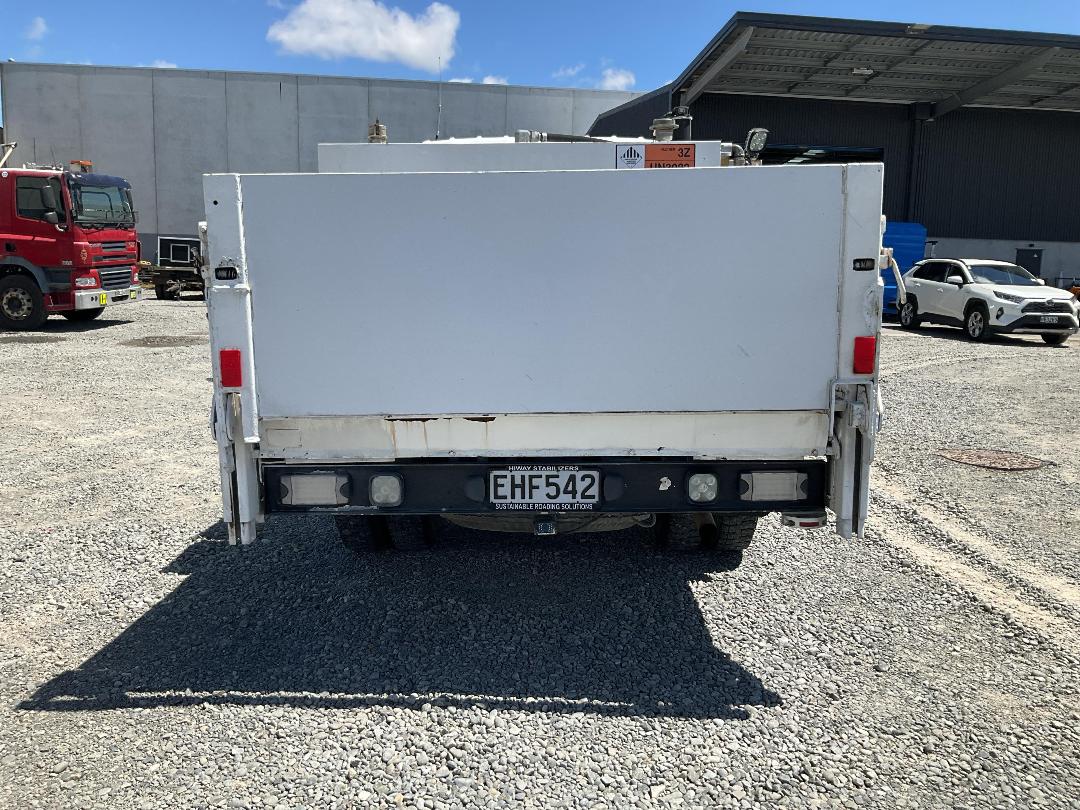 Photo '9' of Isuzu ELF NPR1LR Service Vehicle Photo '9' of Isuzu ELF NPR1LR Service Vehicle