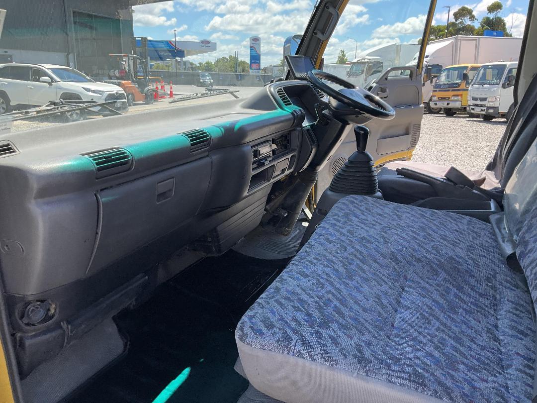 Photo '26' of Isuzu ELF NPR1LR Service Vehicle Photo '26' of Isuzu ELF NPR1LR Service Vehicle