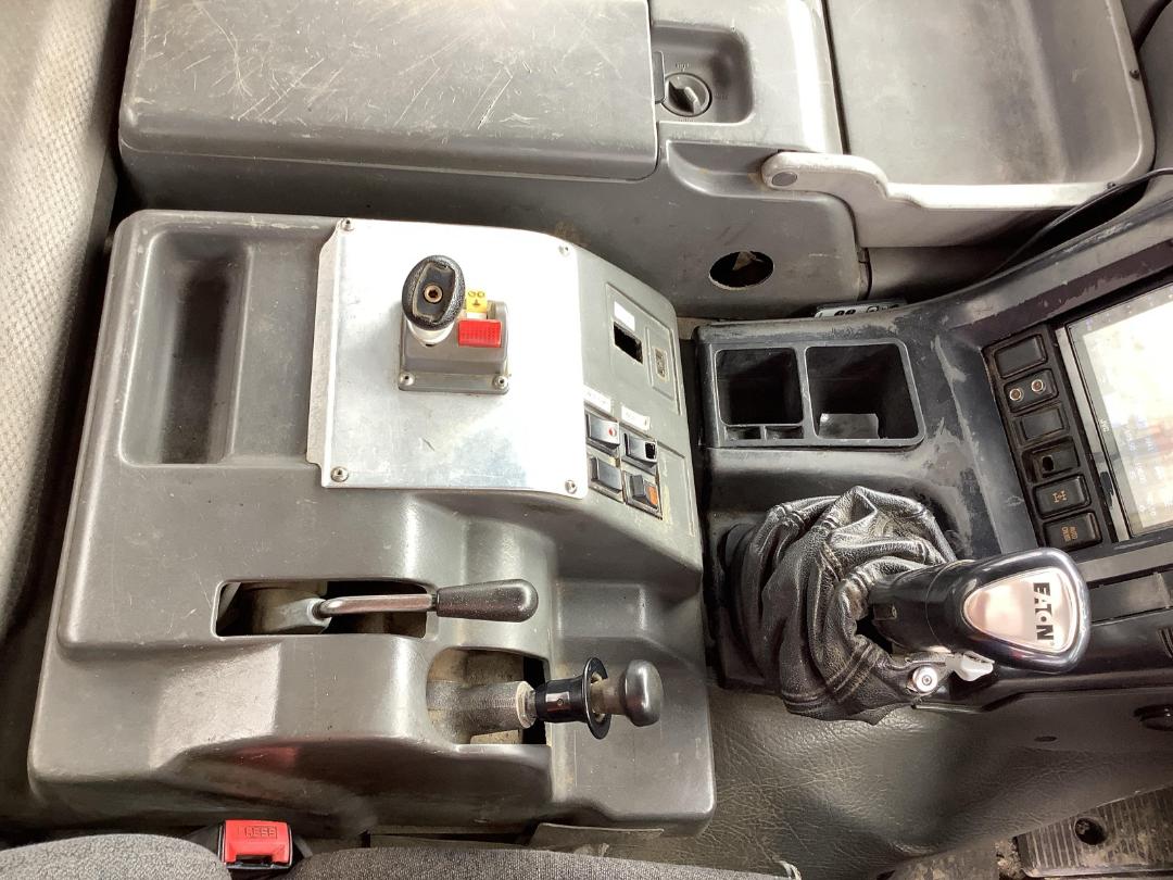 Photo '15' of Isuzu EXZ 390 Tanker