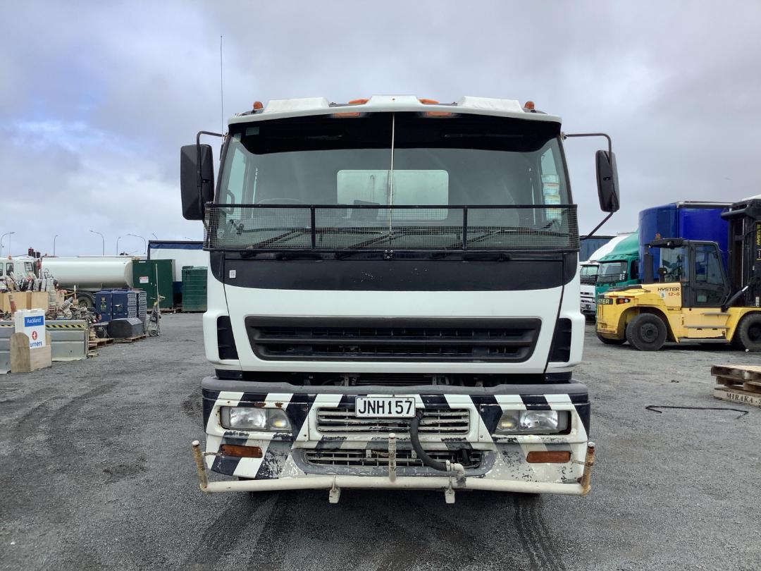 Photo '10' of Isuzu EXZ 390 Tanker