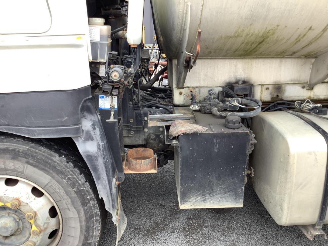 Photo '19' of Isuzu EXZ 390 Tanker