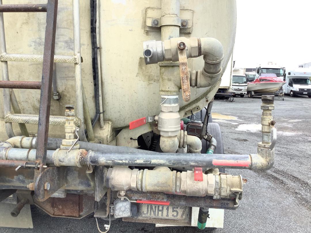 Photo '23' of Isuzu EXZ 390 Tanker