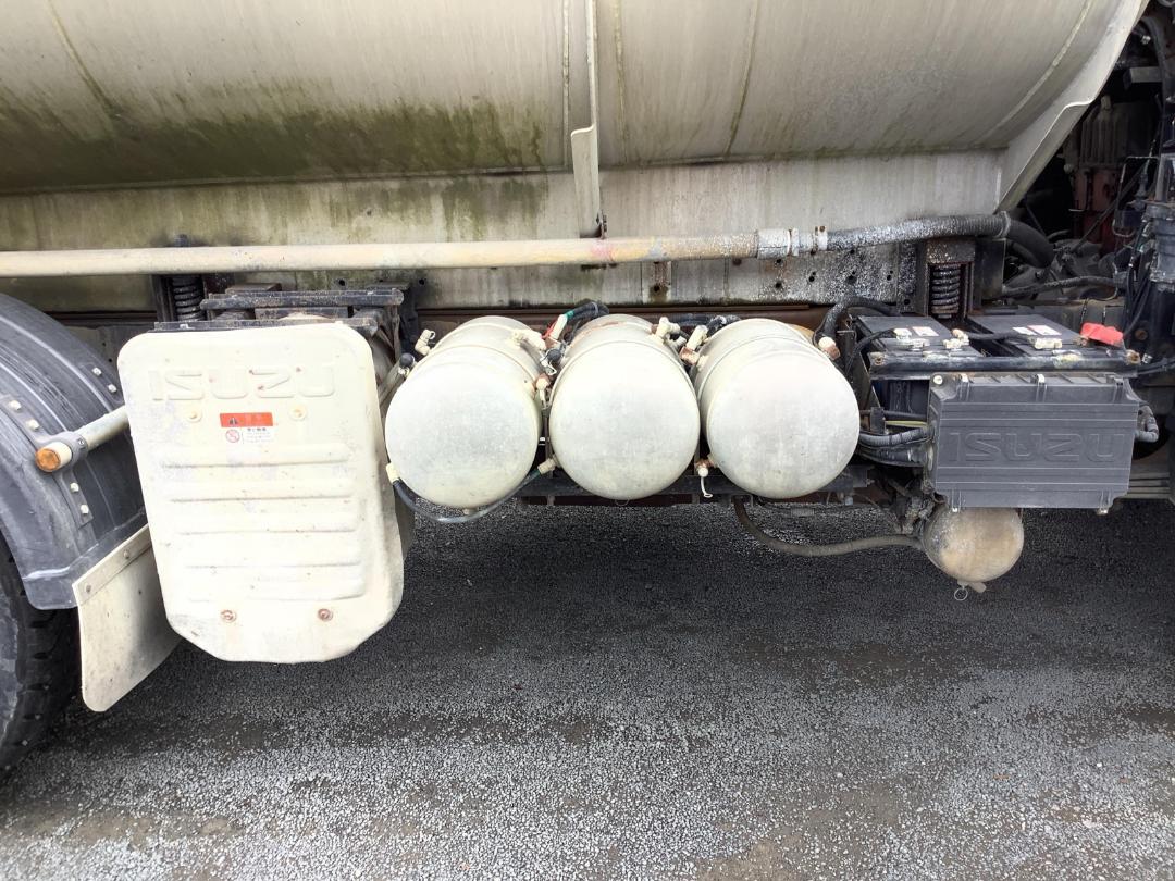 Photo '25' of Isuzu EXZ 390 Tanker