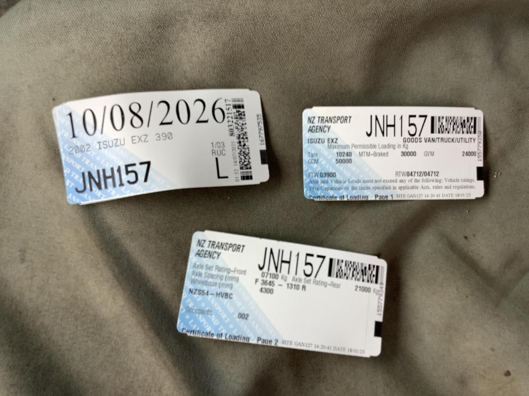 Photo '30' of Isuzu EXZ 390 Tanker