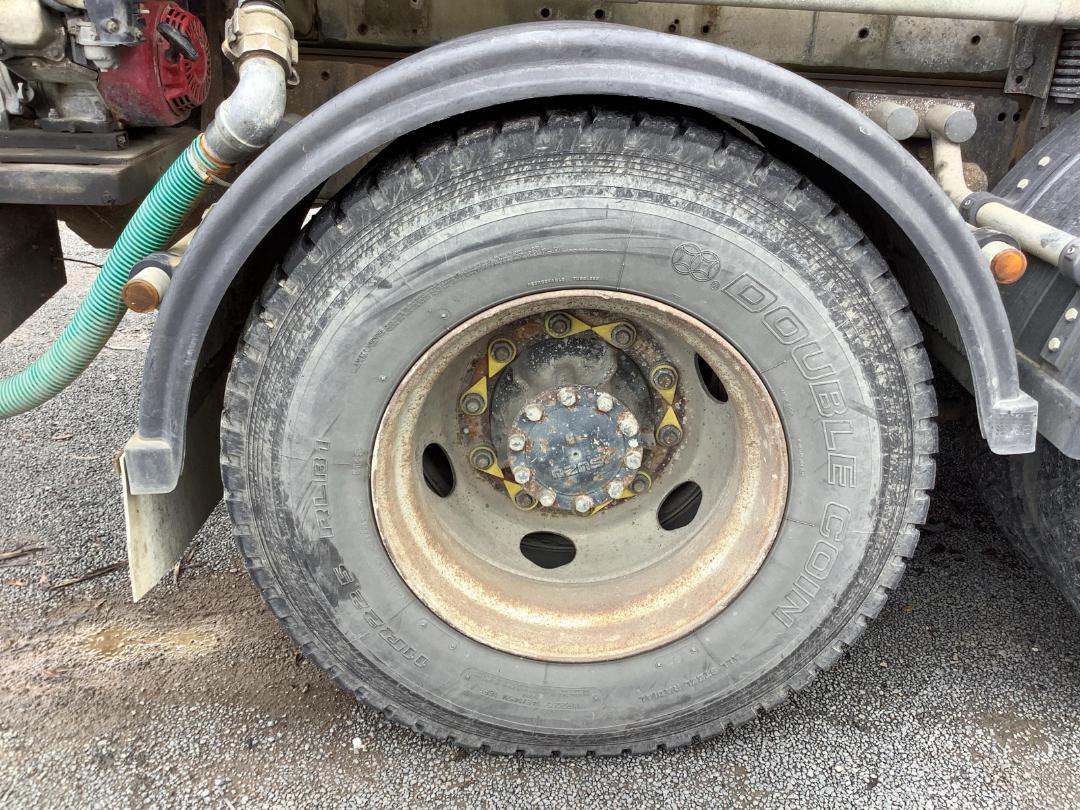 Photo '35' of Isuzu EXZ 390 Tanker