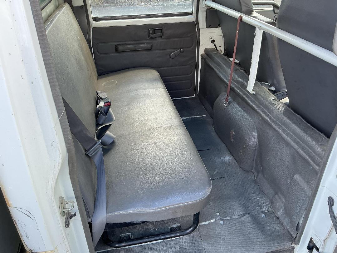 Photo '15' of Isuzu N Series NKR300C 4X2 TRUCK Flat Deck