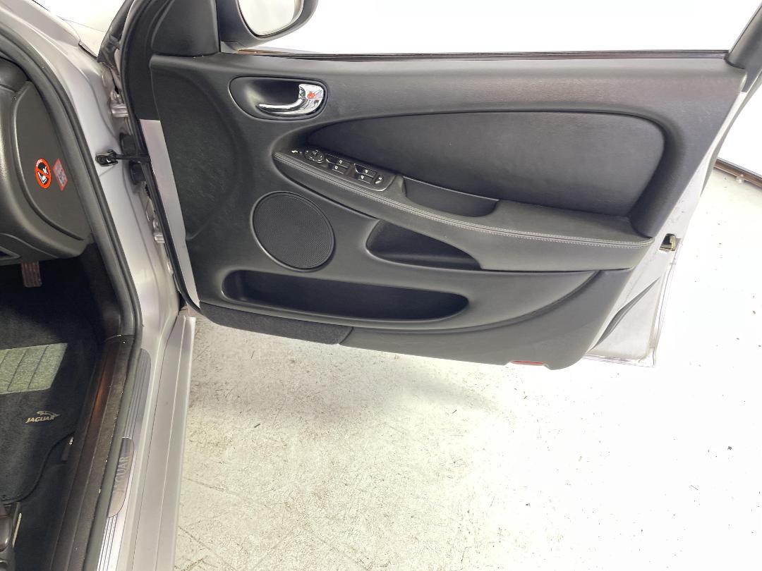 Photo '15' of Jaguar X-Type