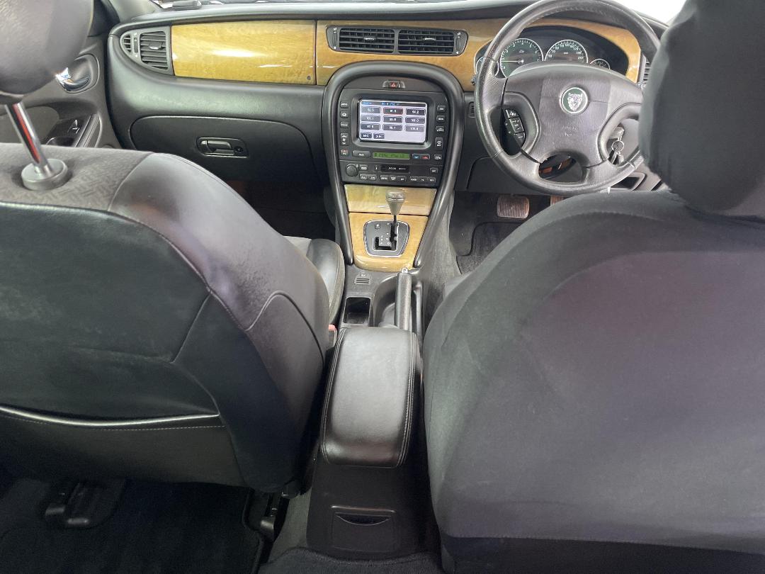 Photo '18' of Jaguar X-Type