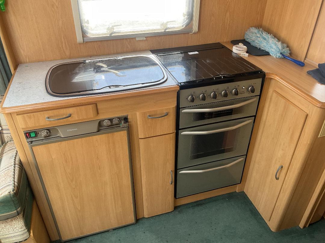 Photo '19' of Lunar Lexon EW Caravan - Tandem Photo '19' of Lunar Lexon EW Caravan - Tandem