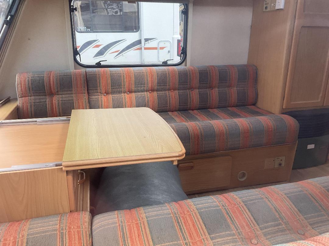 Photo '11' of Lunar Stellar 400 Caravan - Single