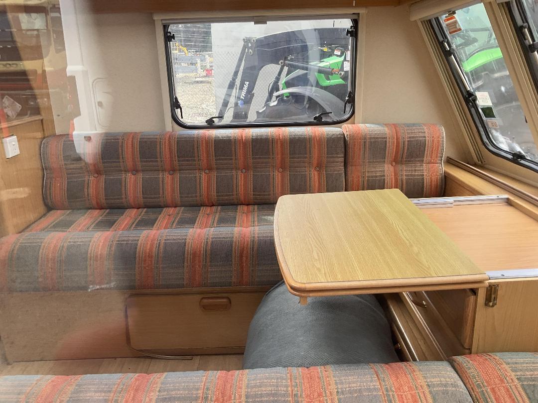 Photo '14' of Lunar Stellar 400 Caravan - Single