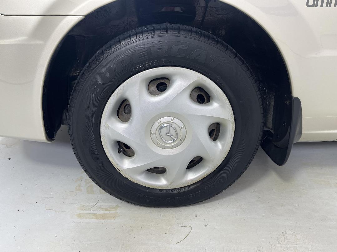 Photo '10' of Mazda 323