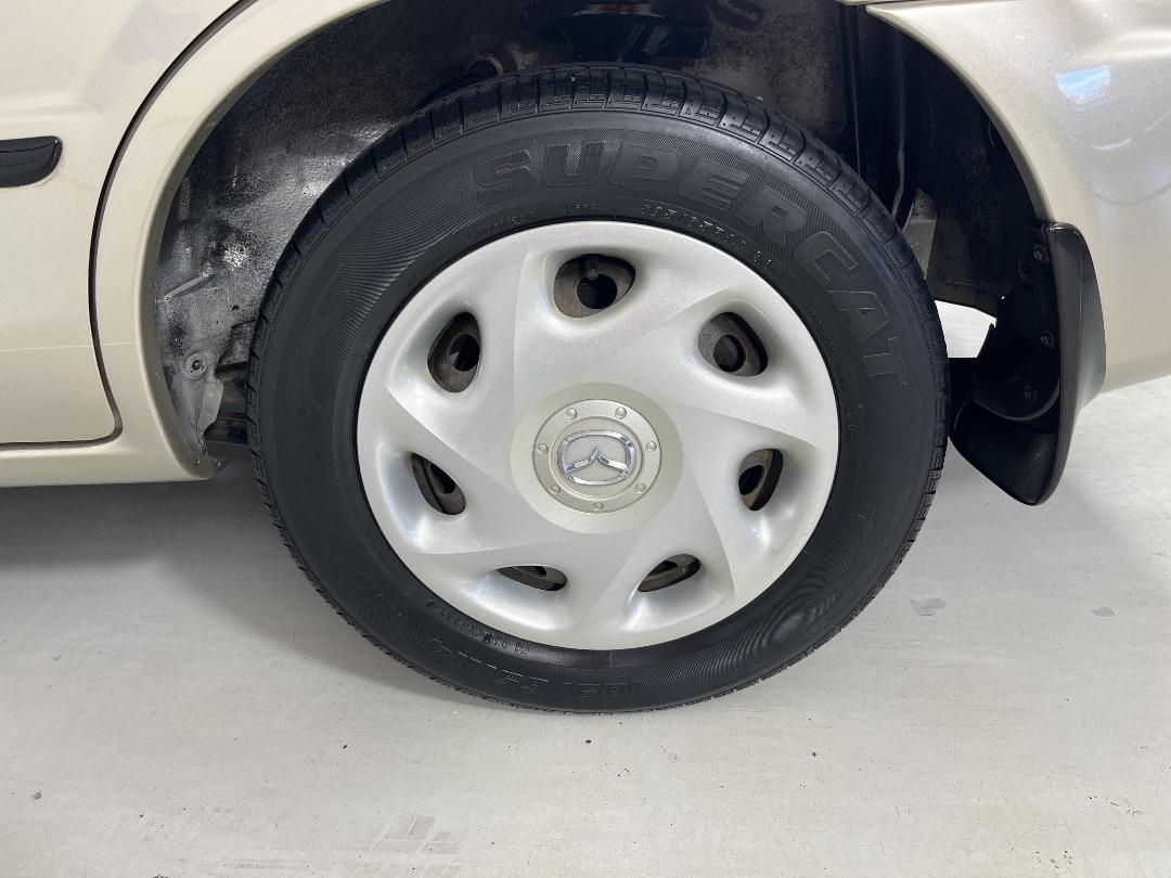 Photo '11' of Mazda 323