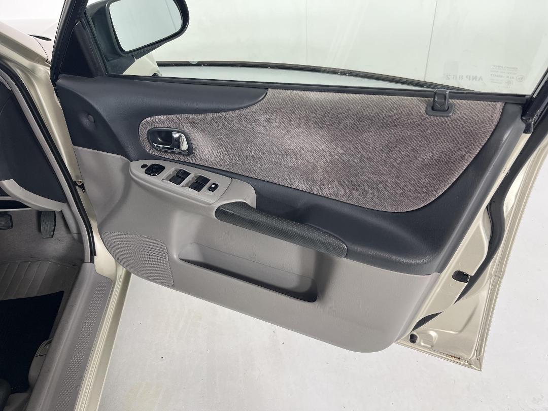 Photo '15' of Mazda 323