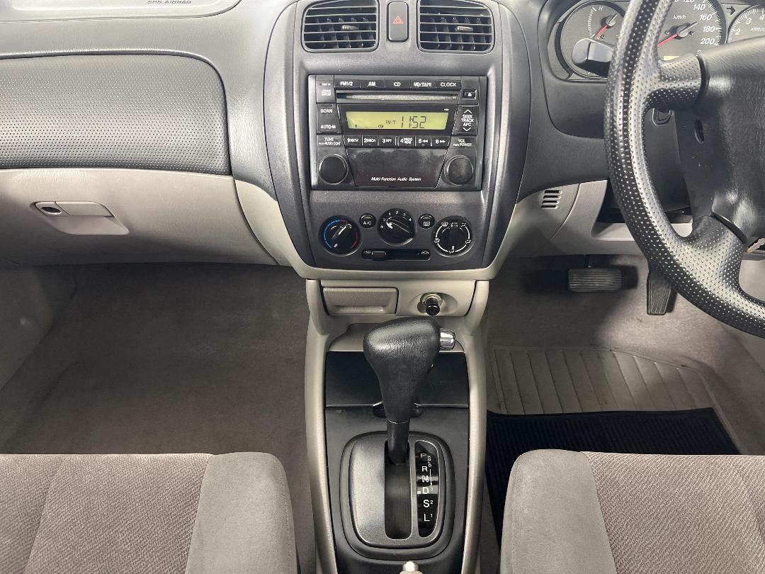 Photo '18' of Mazda 323