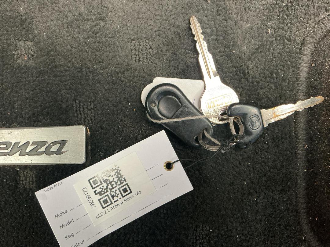 Photo '11' of Mazda Atenza