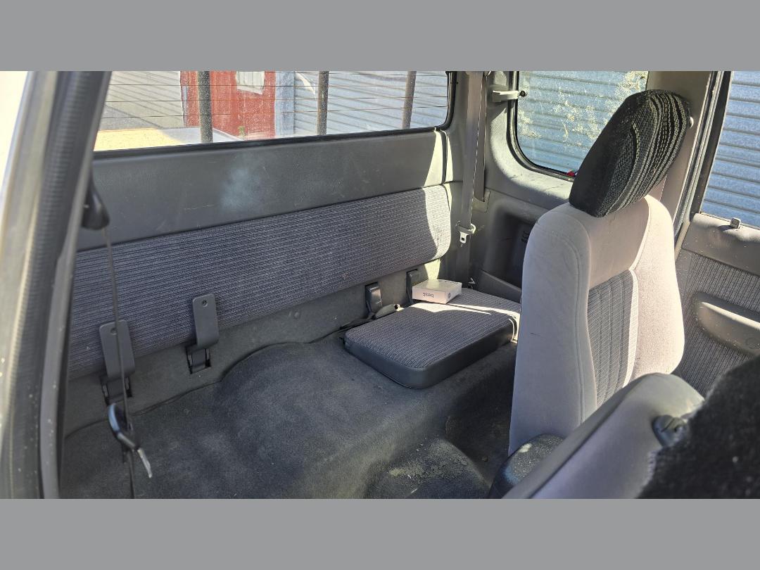 Photo '11' of Mazda Bounty CAB Plus C/C SDX Photo '11' of Mazda Bounty CAB Plus C/C SDX