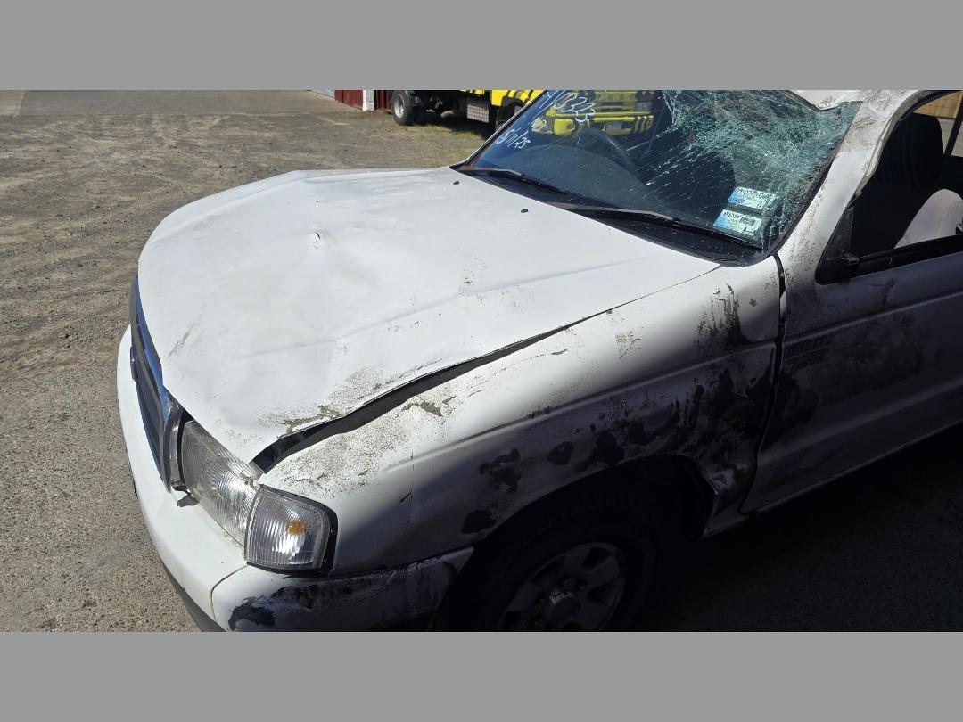 Photo '4' of Mazda Bounty CAB Plus C/C SDX Photo '4' of Mazda Bounty CAB Plus C/C SDX