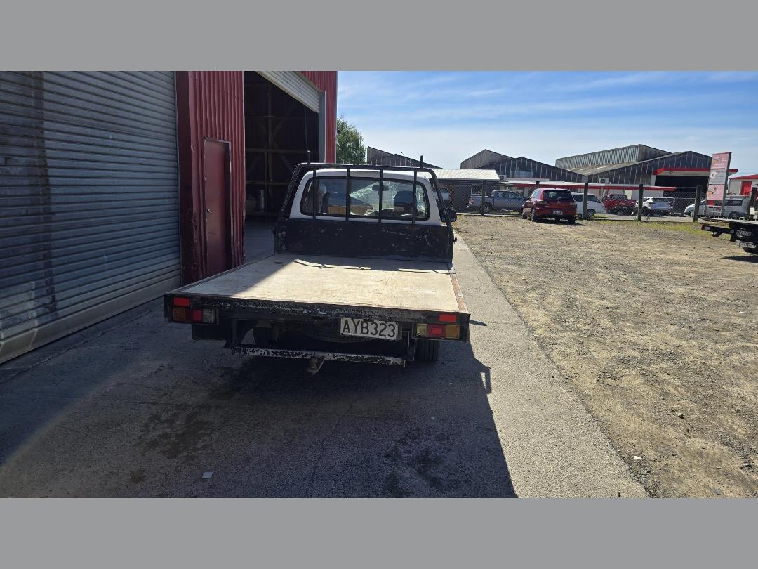 Photo '8' of Mazda Bounty CAB Plus C/C SDX Photo '8' of Mazda Bounty CAB Plus C/C SDX