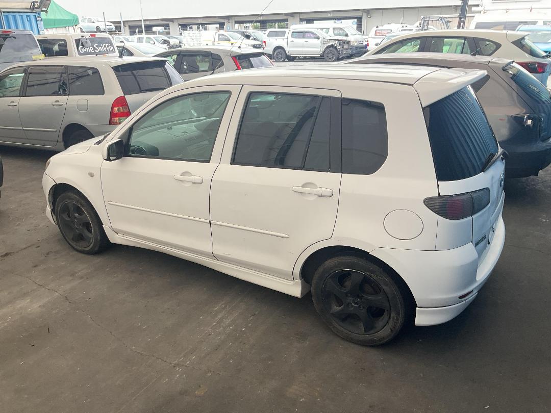 Photo '10' of Mazda Demio Photo '10' of Mazda Demio