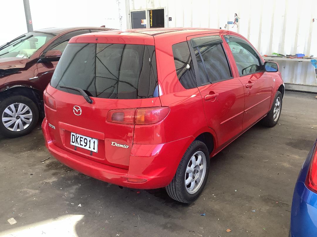 Photo '3' of Mazda Demio Photo '3' of Mazda Demio