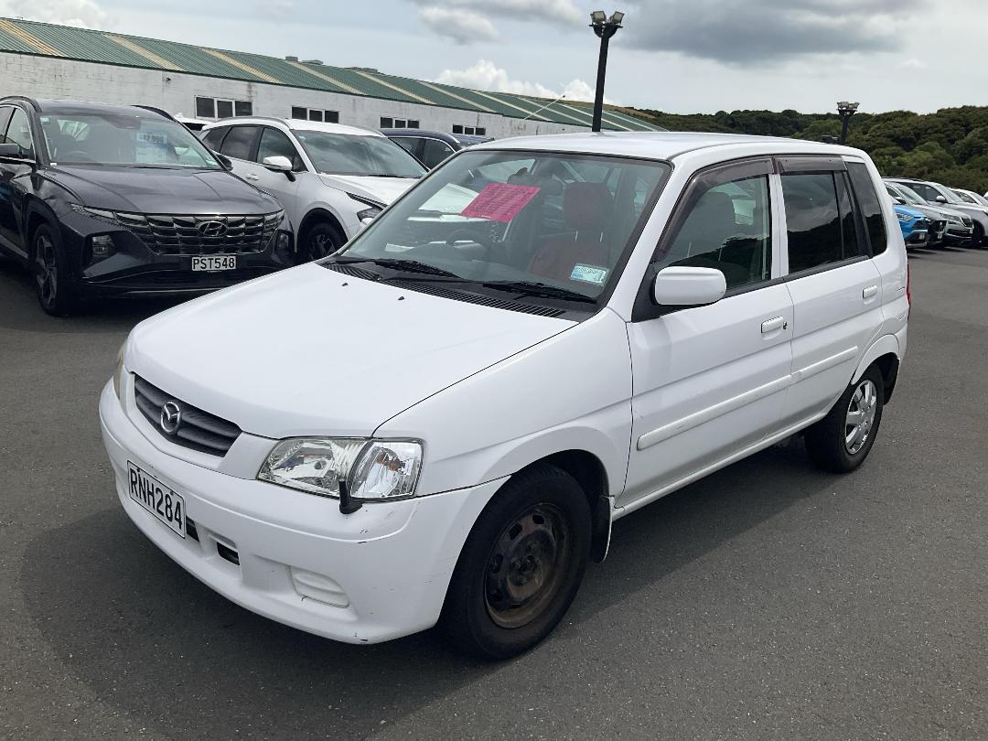 Photo '3' of Mazda Demio Photo '3' of Mazda Demio