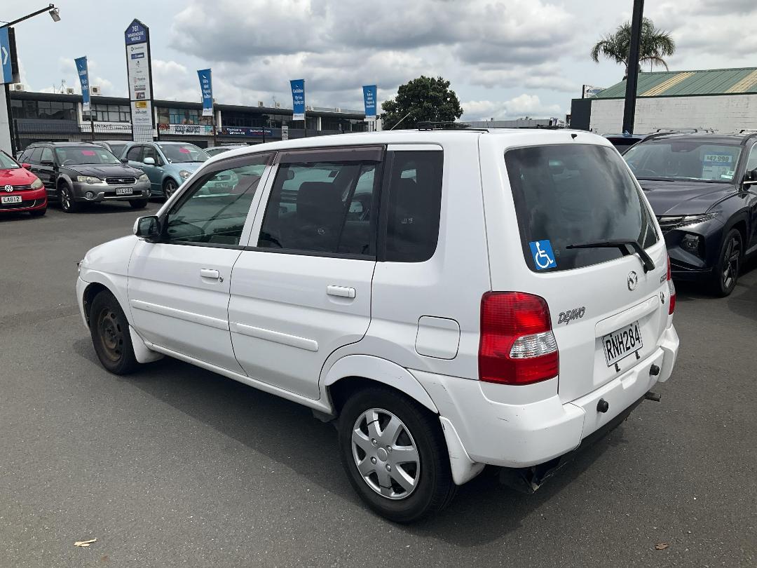 Photo '5' of Mazda Demio Photo '5' of Mazda Demio