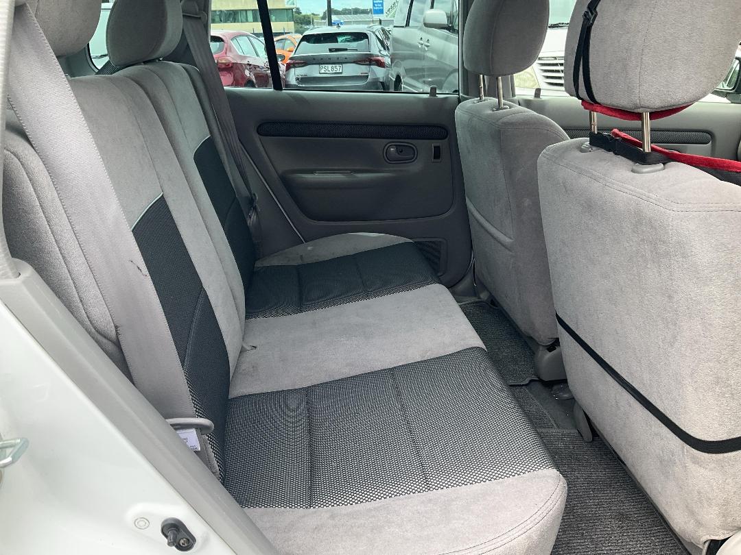 Photo '9' of Mazda Demio Photo '9' of Mazda Demio