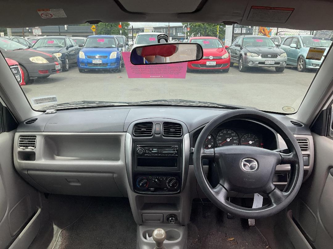 Photo '10' of Mazda Demio Photo '10' of Mazda Demio