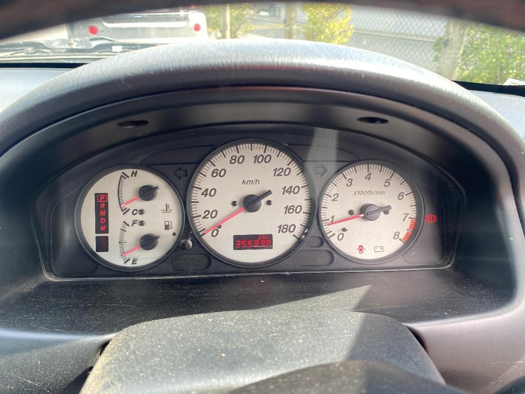 Photo '8' of Mazda Familia Photo '8' of Mazda Familia