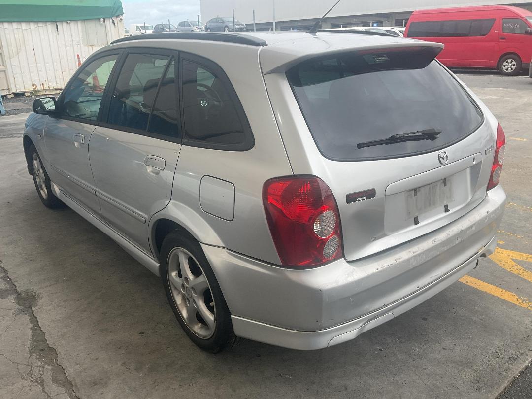 Photo '4' of Mazda Familia Photo '4' of Mazda Familia