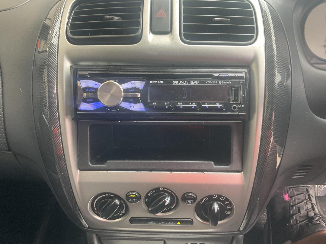 Photo '11' of Mazda Familia Photo '11' of Mazda Familia