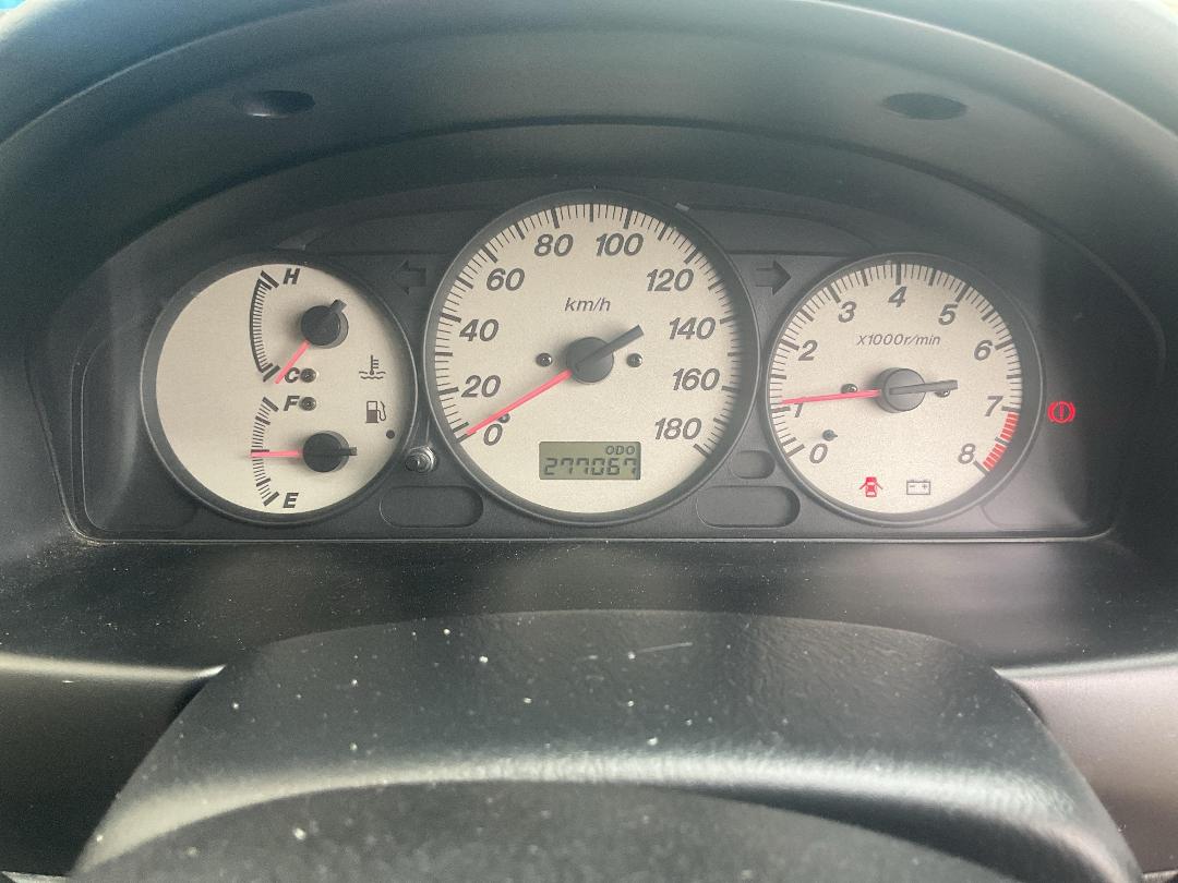 Photo '10' of Mazda Familia Photo '10' of Mazda Familia